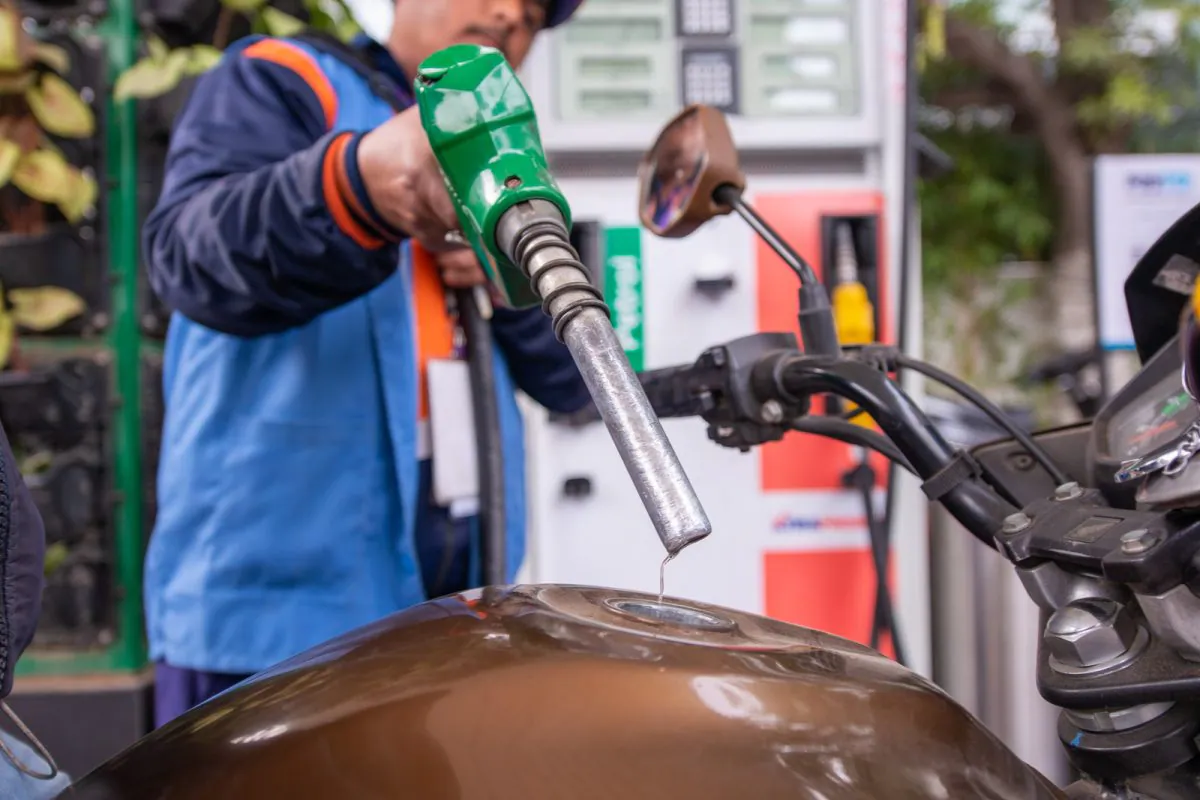 Good news, oil companies have reduced the prices of petrol and diesel, know the prices in your city