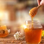 Home Remedies in English: Apply honey on this part of the body, dry skin, pimples and pimples will all go away