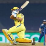 IPL 2022 Matthew Hayden and Sunil Gavaskar on MS Dhoni should play for CSK next year or not