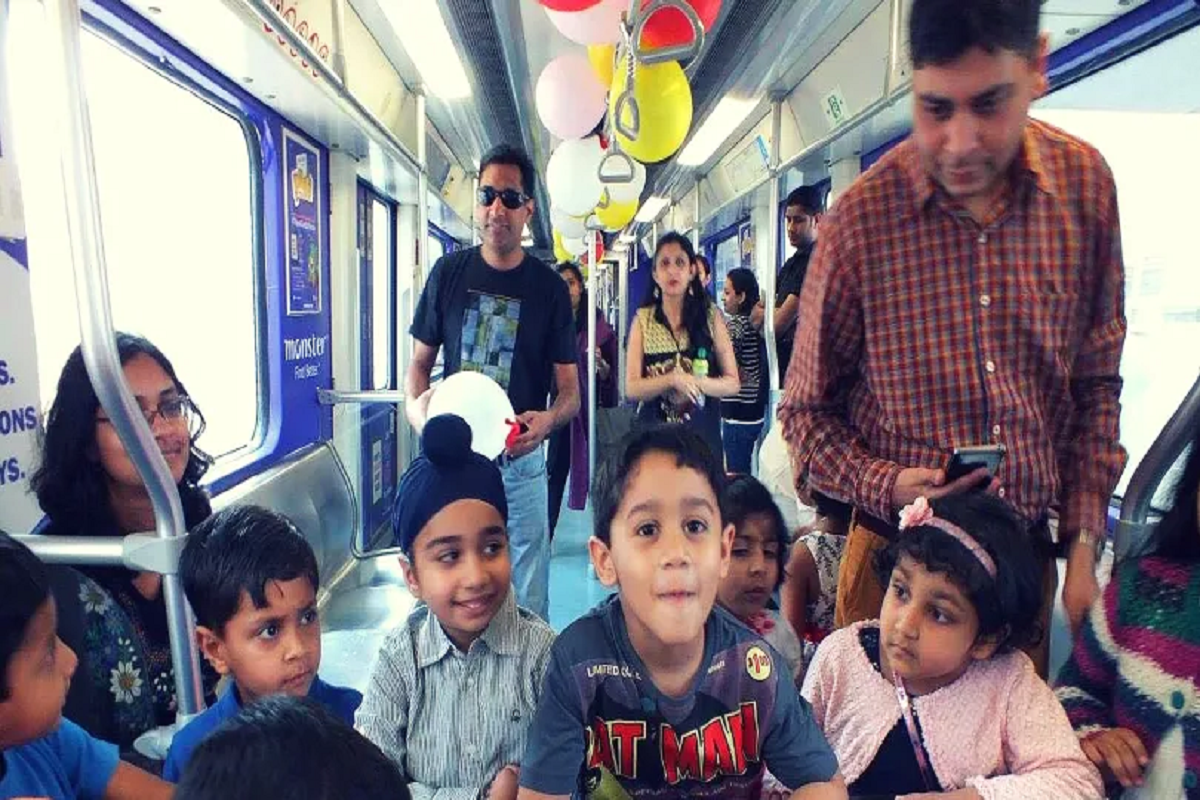 Now the birthday party will be able to celebrate in the moving metro, NMRC started the 'Celebration on Wheels in Noida' metro