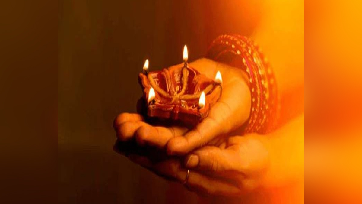 Panchmukhi Diya |  Panchmukhi lamp gives freedom from all the troubles, know where to light this lamp in the house.  Navabharat