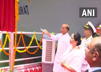 Rajnath Singh launches Indian Navy destroyers INS Surat and INS Udayagiri - Delhi News in Hindi