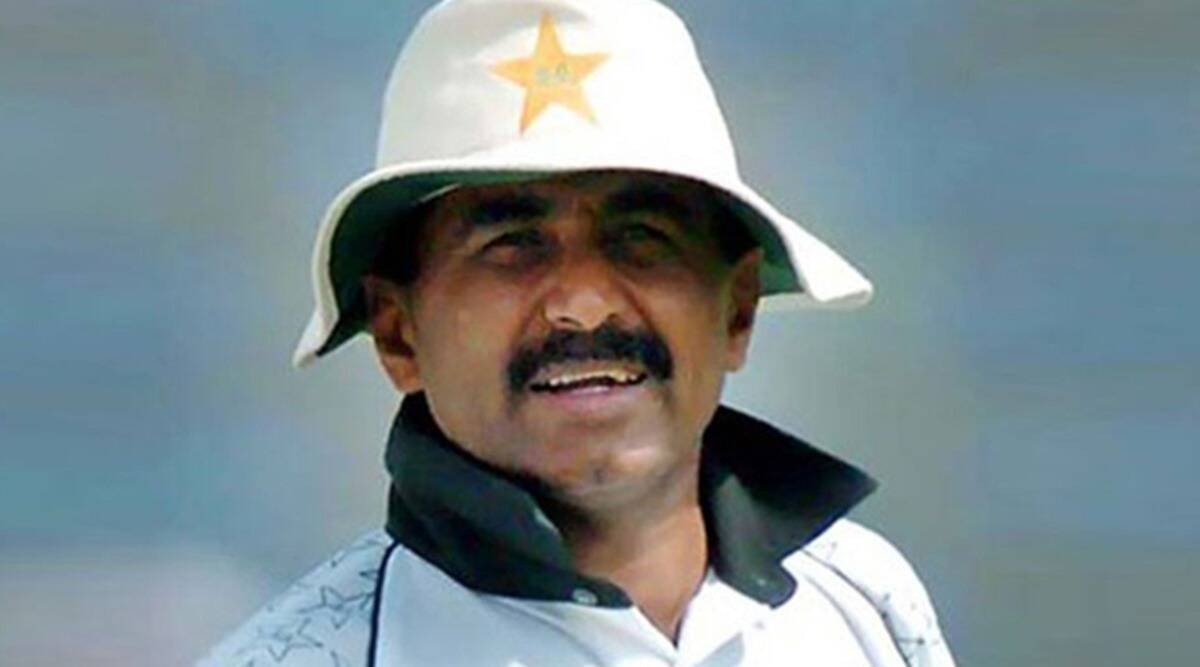 Sunil Gavaskar used to curse Javed Miandad after getting out ex Pakistan player revels-
