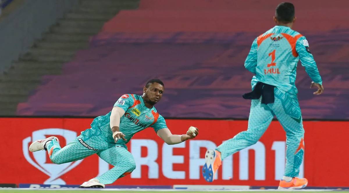 Turning Point: last over 21 runs needed, Rinku Singh scored 18 runs in 4 ball, but Evin Lewis turned the match;  Watch Video - Turning Point: 21 runs needed in the last over, Rinku Singh scored 18 runs in 4 balls, then Evin Lewis turned the match;  Watch Video