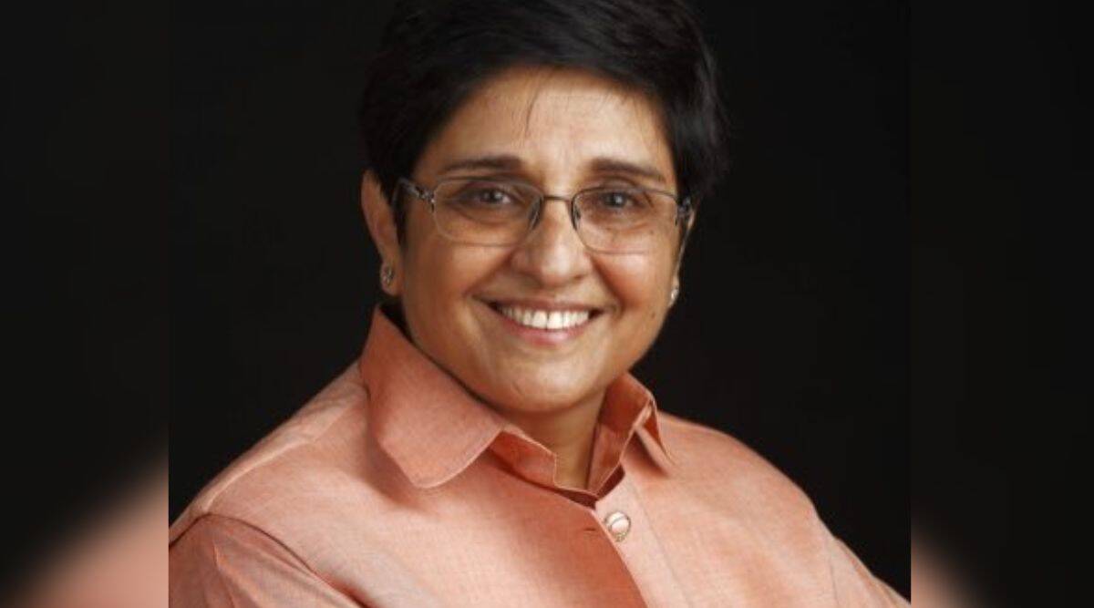 BJP leader kiran bedi made Sikhphobic 12 o clock joke at public appearance video viral people demand strict action has been in controversies