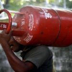 Commercial LPG cylinder price cut by Rs 135 - LPG Cylinder Price cut by Rs 135, cylinder becomes cheaper by Rs.