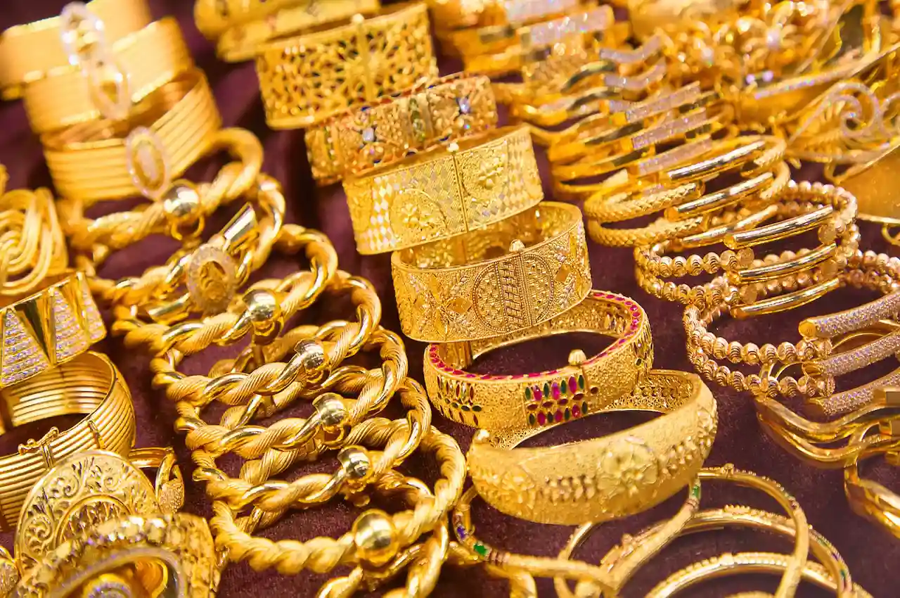 Gold Price Update: Good news, gold became cheaper by Rs 5000 and silver by Rs 18000