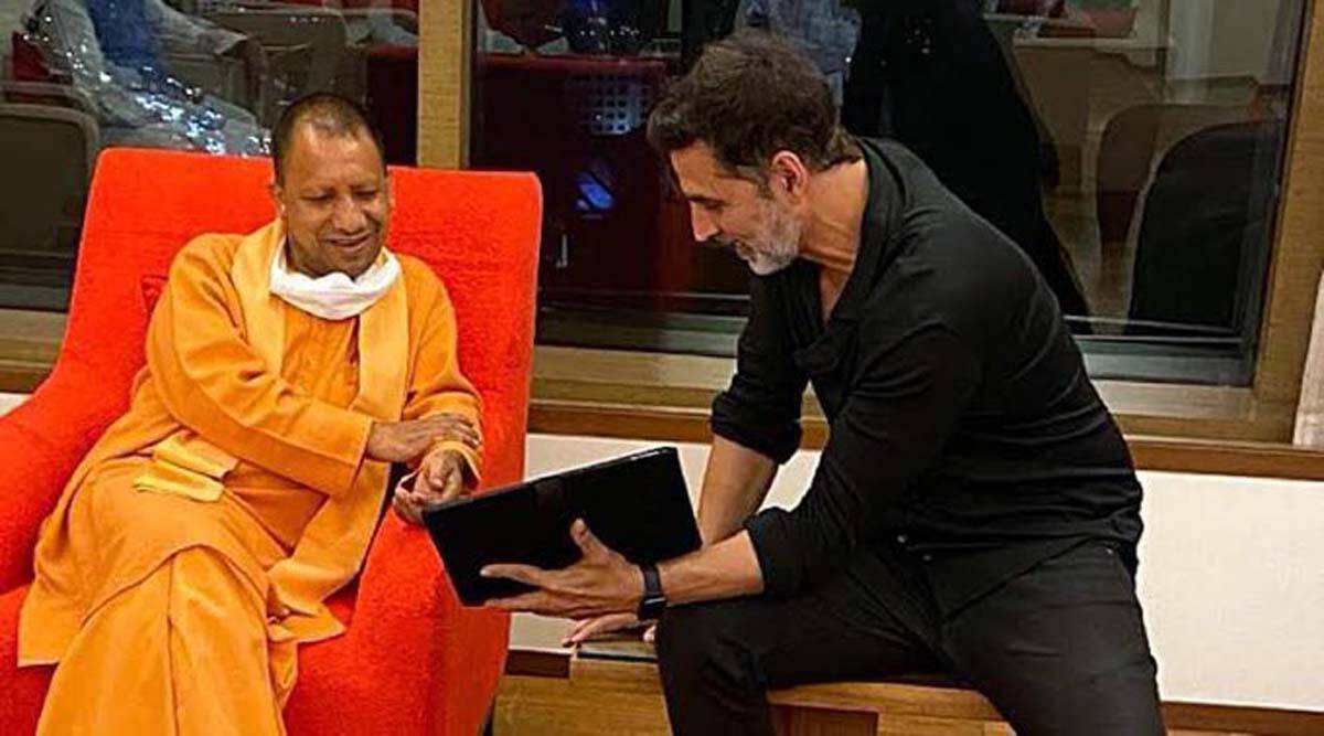 Samrat Prithviraj: After Shah, Yogi also saw "Emperor Prithviraj", photo of CM with Akshay went viral, people started making such comments