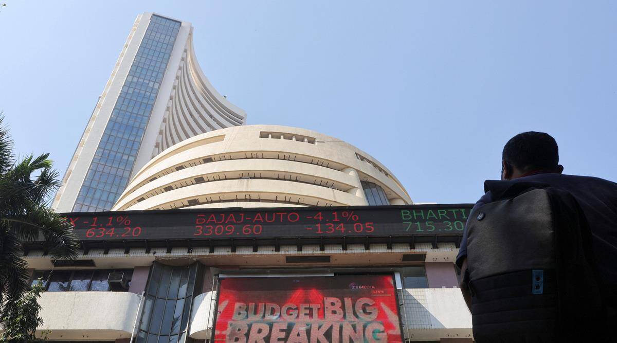 Stock market reached the lowest level of the year, the rupee also broke the previous record, know five reasons