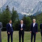 Subramanian Swamys taunt by sharing the picture of G7 leaders Cant see a face in front of photo See?