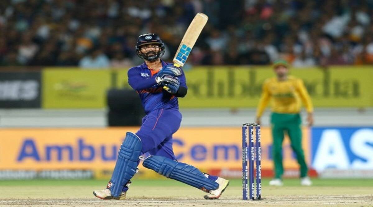 T20 World Cup: Dinesh Karthik will have to keep reminding the selectors that he is still relevant, Sanjay Manjrekar on spectacular return of 37-year-old Indian Giants