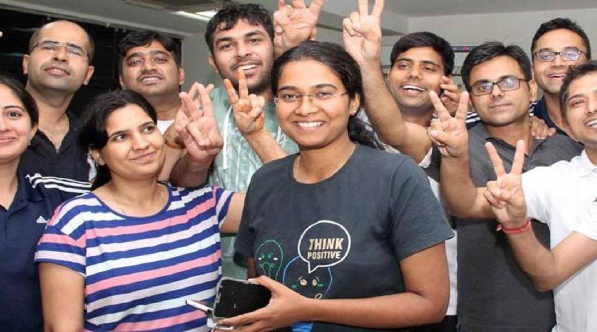 UPSC topper Success Stories IAS Nandini schooling in government school- Friends used to make fun but became UPSC topper, read the story of Nandini becoming IAS