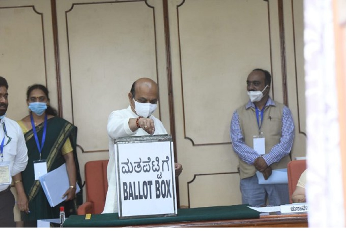 Voting continues in 4 states for 16 Rajya Sabha seats, including Karnataka CM, they cast their votes for 16 Rajya Sabha seats