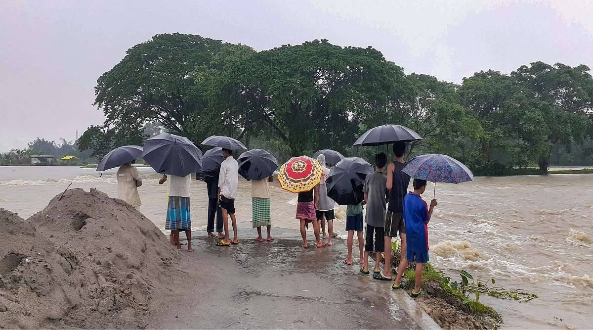 heavy rain in delhi NCR water logging traffic jam IMD weather update assam flood - Weather pattern changed in Delhi-NCR: Thunderstorm, heavy rain, landslides and floods in Assam, 46 deaths;  Know - the condition of your city
