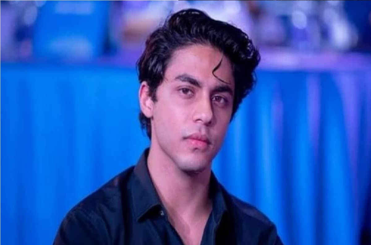 Aryan Khan was seen chilling in the bar after getting a clean chit in the drugs case, the video surfaced