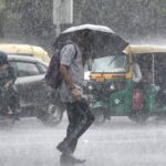 Heavy Rain in Maharashtra and Gujrat read weather report of country - Weather update: Red alert for many districts of Maharashtra, Orange alert issued for Mumbai, 7 killed in Gujarat floods, read countrywide