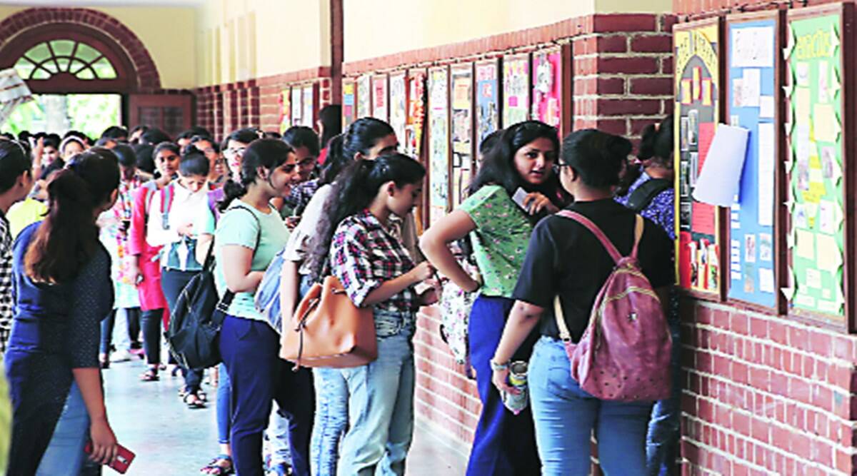 Hopes of Indian students in America getting shattered by falling rupee