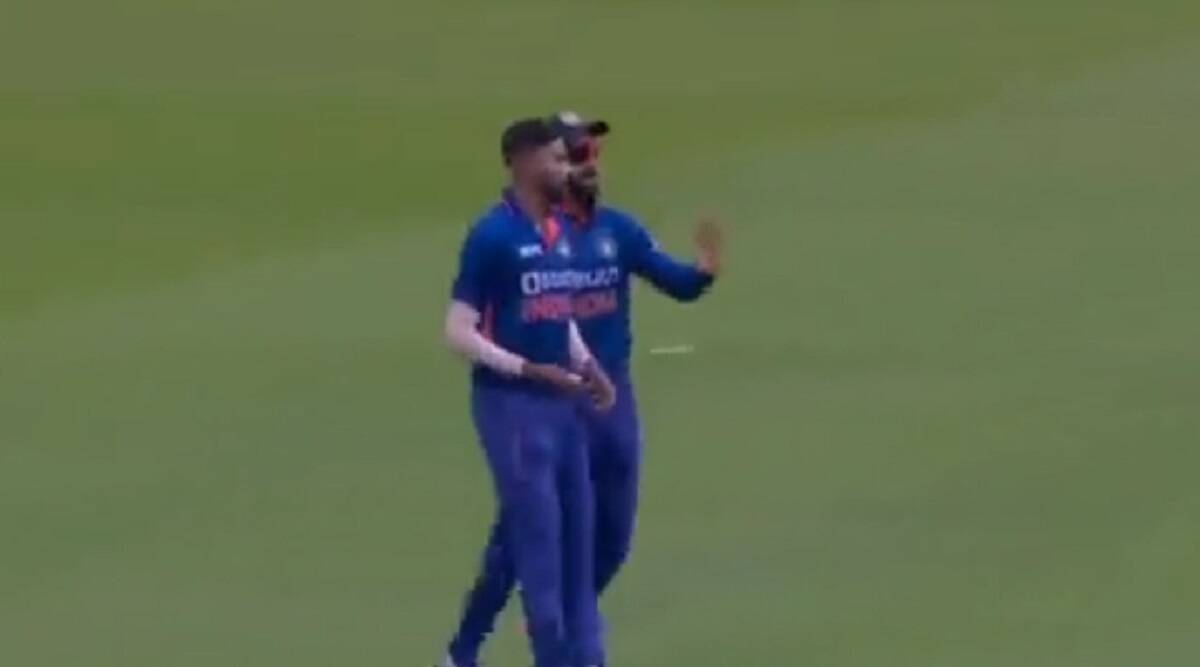 IND vs ENG 3rd ODI Virat Kohli gives tips and Mohammad Siraj takes Joe Root wicket Watch Video