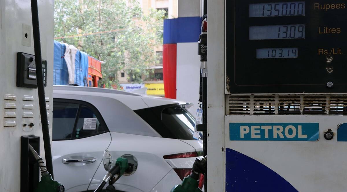 Petrol Diesel Prices Today: Check Latest Fuel Price in Delhi NCR Puna Maharashtra,Chennai Updates In Hindi - After reducing VAT, new prices are applicable in Maharashtra from today, know - the price of your city