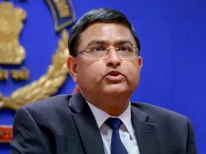 So because of this the central government had to extend the tenure of Rakesh Asthana, extension of service given for 6 months, central government had to extend the tenure of Rakesh Asthana, extension of service given for 6 months
