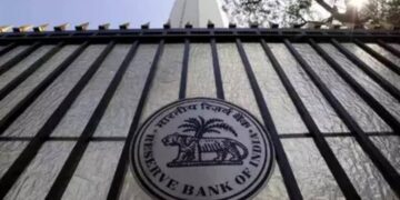 Strict action of RBI, fine of Rs 1-1 crore imposed on two banks including Kotak Mahindra, know the whole matter