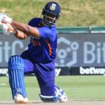 Sunil Gavaskar advised Rishabh Pant to open, said- Indian wicketkeeper has power to destruct bowlers