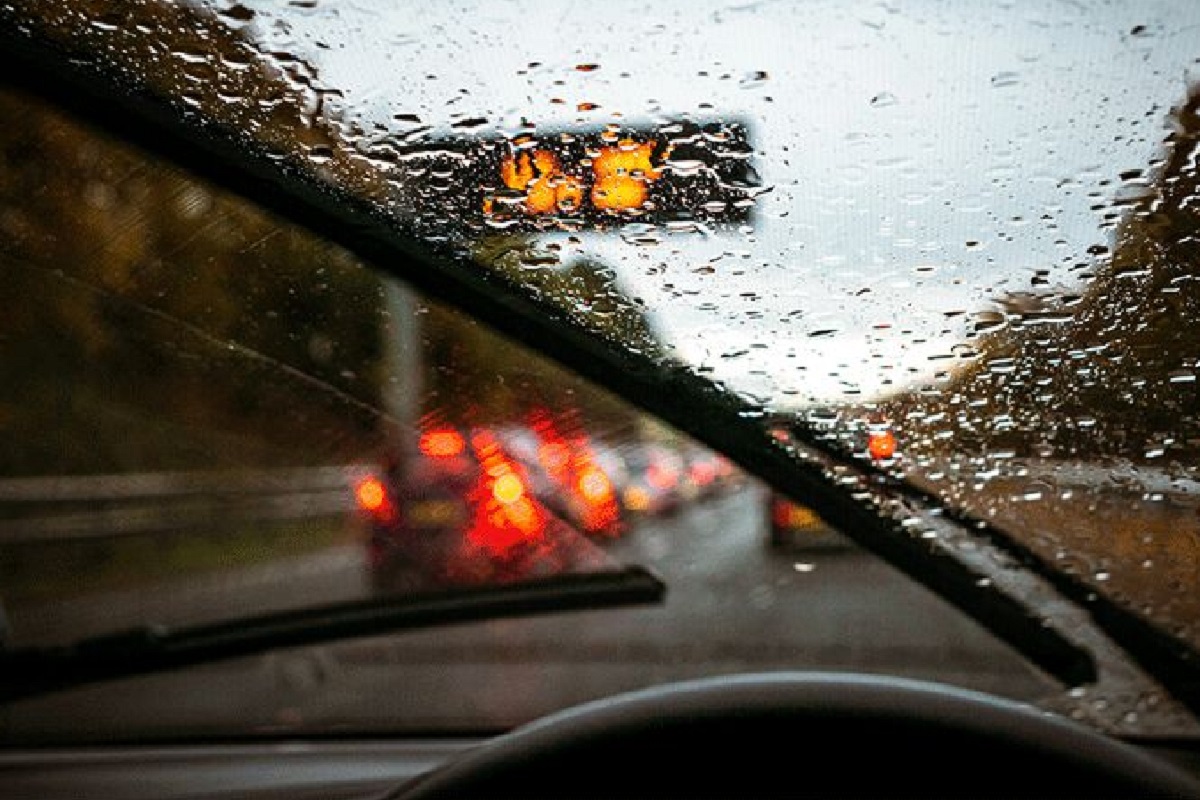 If you do driving during rainy days, then follow these easy tips from today itself, if you do driving during rainy days, then follow these easy tips from today, the car will never get spoiled