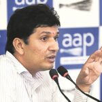 AAP accuses MCD of not cleaning drains |  Delhi News