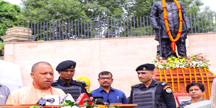 On the 135th birth anniversary of the first Chief Minister of the state, Pt.  Govind Ballabh Pant, CM Yogi paid tribute
