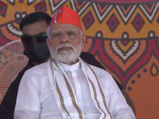 PM Modi addressing rally in Patidar stronghold area of ​​Rajkot Gujarat- PM Modi's meeting at Jamkandorna, Rajkot.