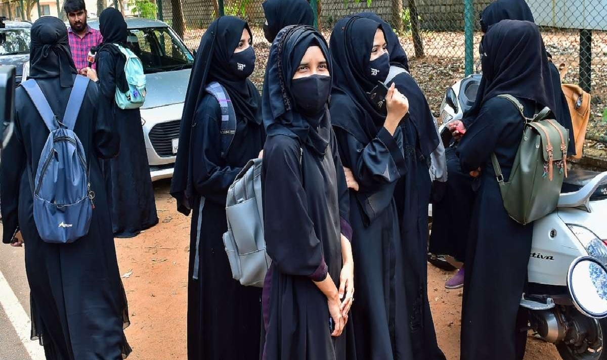 When the matter got stuck in the Supreme Court, the Muslim Personal Law Board came to the fore, now appealed to the Karnataka government government on the hijab ban.