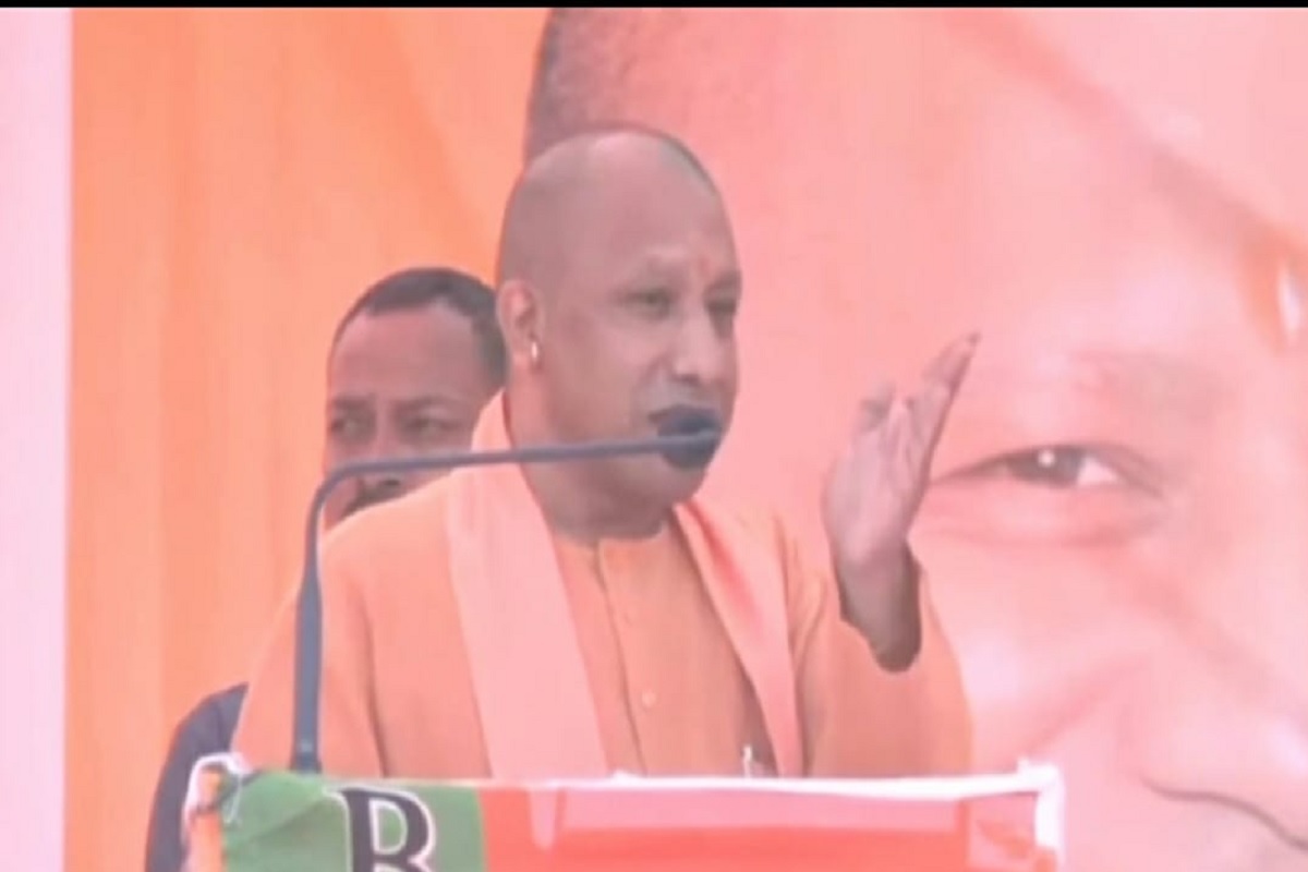 CM Yogi's power shown in Gujarat elections, opposition had 12 seats, Bulldozer Baba's faith snatched 8 seats