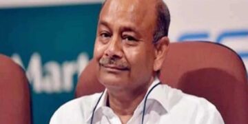 Billionaire investor Radhakishan Damani reduced his stake in VST Industries, sold shares worth Rs 33 crore through a block deal