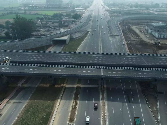 Slow moving vehicles banned on Delhi-Mumbai Expressway