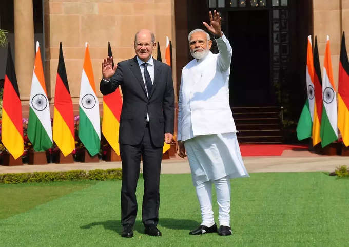 PM Modi and Olf Scholz shaking hands