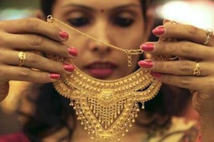 Gold Prices: Historic jump in the price of gold, price of 10 grams crossed Rs 67000!, Gold Prices at record high as per 10 gram costs 67000 rupees