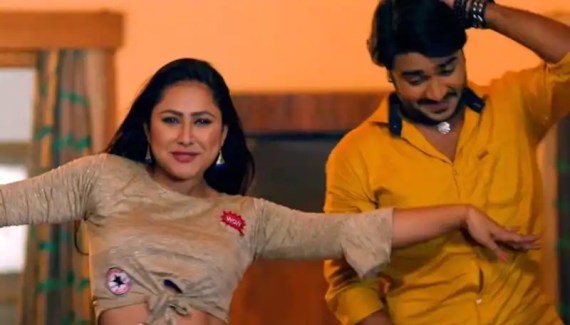Bhojpuri Video: Priyanka Pandit, Pradeep Pandey's bold bedroom song, seeing which children should not click on it
