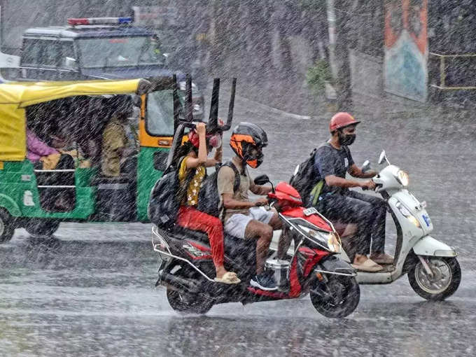 2. Rain continues to wreak havoc in many parts of Kerala