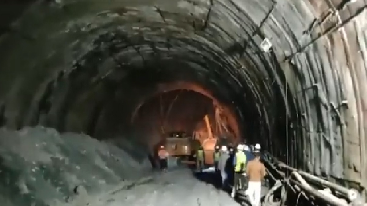 tunnel collapse 1