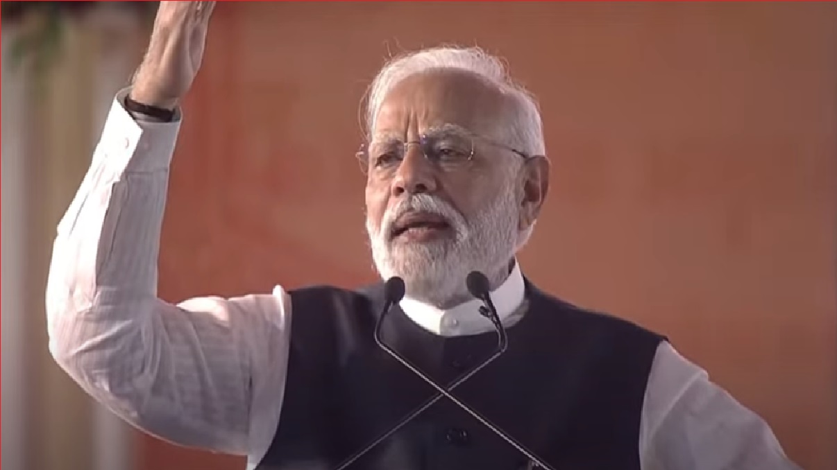 Before voting in Madhya Pradesh and Chhattisgarh, PM Modi cited people's love for BJP, said - Congress will lose at both the places.