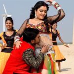 Bhojpuri Viral Video: Nirahua openly romanced with Amrapali in this cold, warmed the mood with romance