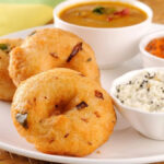Eat Rava Medu Vada with hot Sambar, it will be ready in 15 minutes with this recipe.