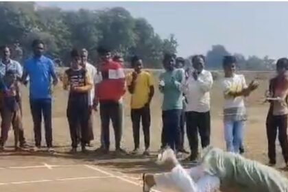 MLA's leadership came out on the cricket pitch, he played such a shot that it went viral VIDEO