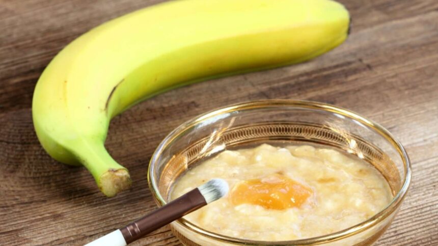 Banana face mask will melt the dryness of the skin within minutes, know how to make it?  - India TV Hindi