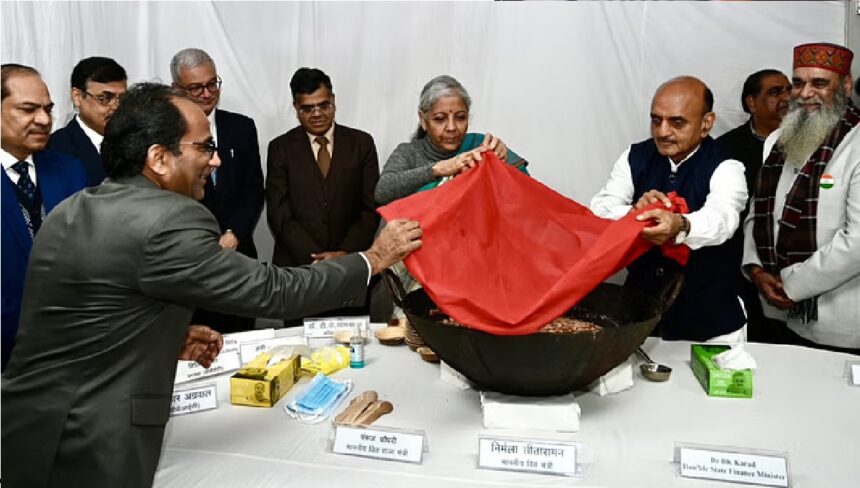 Halwa ceremony was held before the presentation of the budget, Finance Minister Nirmala Sitharaman served it to everyone.