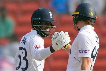 Hyderabad Test at an exciting turn, England gave a difficult target to India
