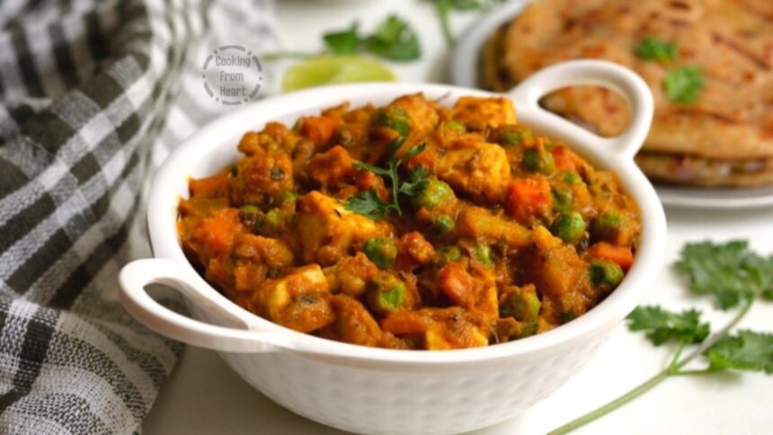 If guests are coming to your house then make mixed veg instead of paneer, you will get applause as soon as you eat it.