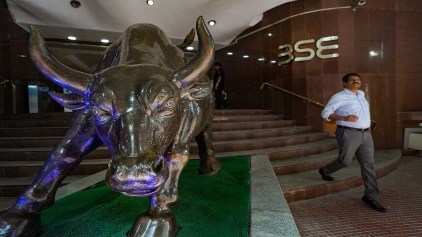 Stock Market Close: Strong comeback of Indian stock market, Sensex closed above 71800