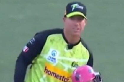 VIDEO: David Warner did not even leave Smith, sledged in the packed field, you will be stunned to see what happened next