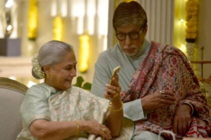 Amitabh and Jaya are the owners of 17 vehicles, after knowing the bank balance, stars will be visible during the day - India TV Hindi